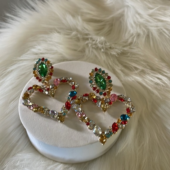 Akira Heart Multicolored Earrings - Picture 8 of 14